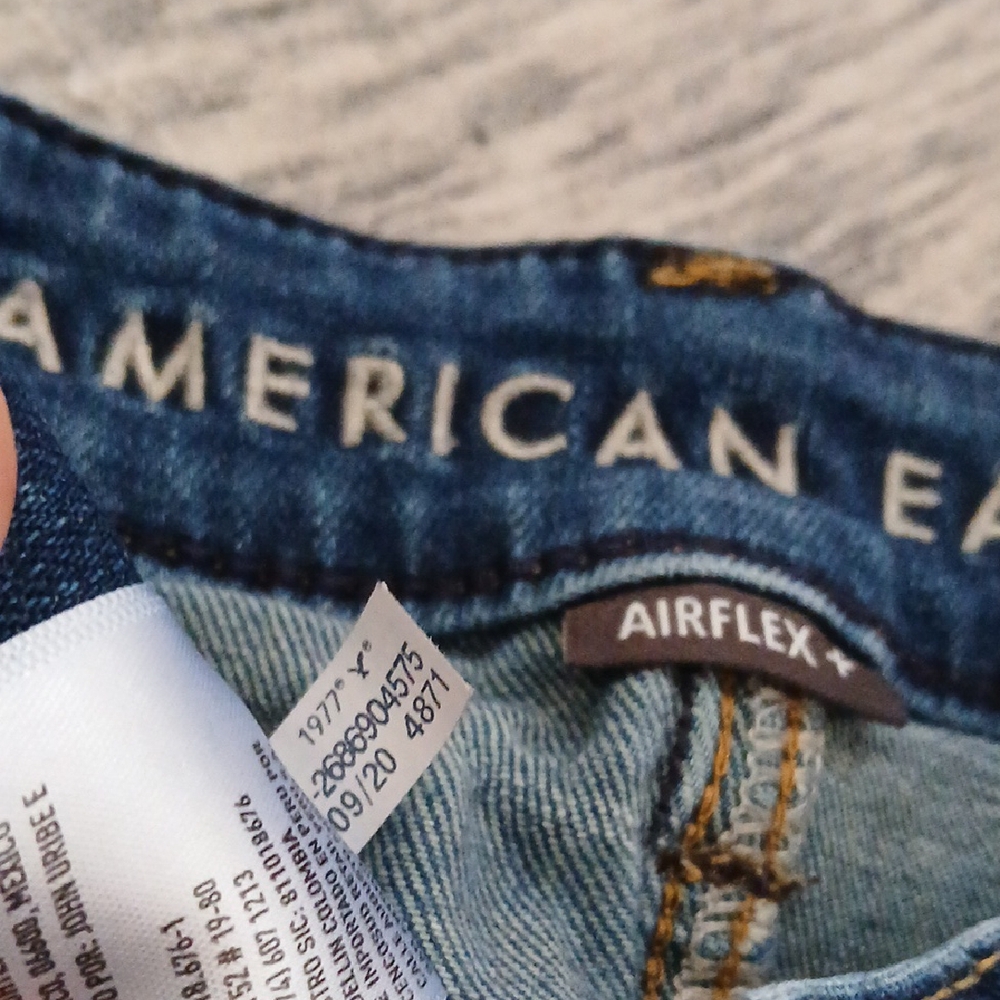 American Eagle Outfitters Dark Blue Relaxed Jeans - Picture 2 of 3
